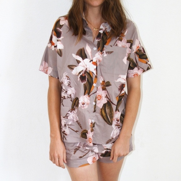 Maison Du Soir Gigi Violet Floral Pajama Top - Picture 1 of 4